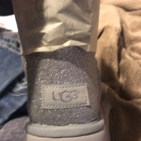 Brand new Uggs - Picture 4 of 4